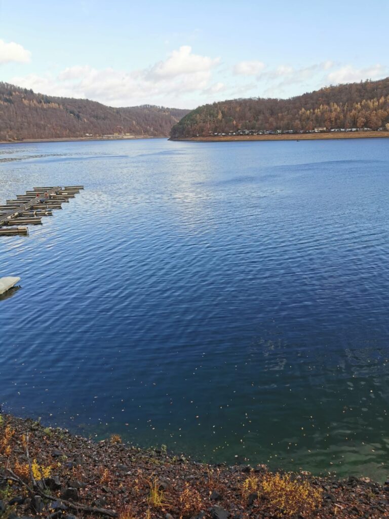 Seeblick über den Edersee.